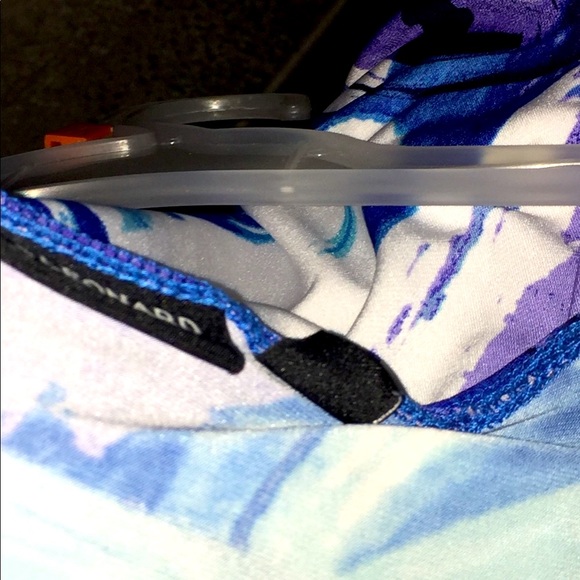 Colourful Nina Leonard Sleeveless Top with slight cowl neckline - Picture 4 of 8